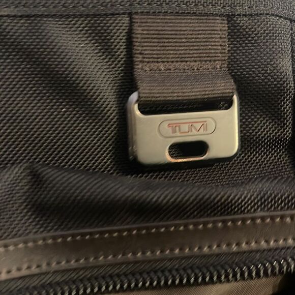 TUMI nickerson TRIPLE POCKET BOOK-BAG WITH EXPANSION black - Picture 6 of 11